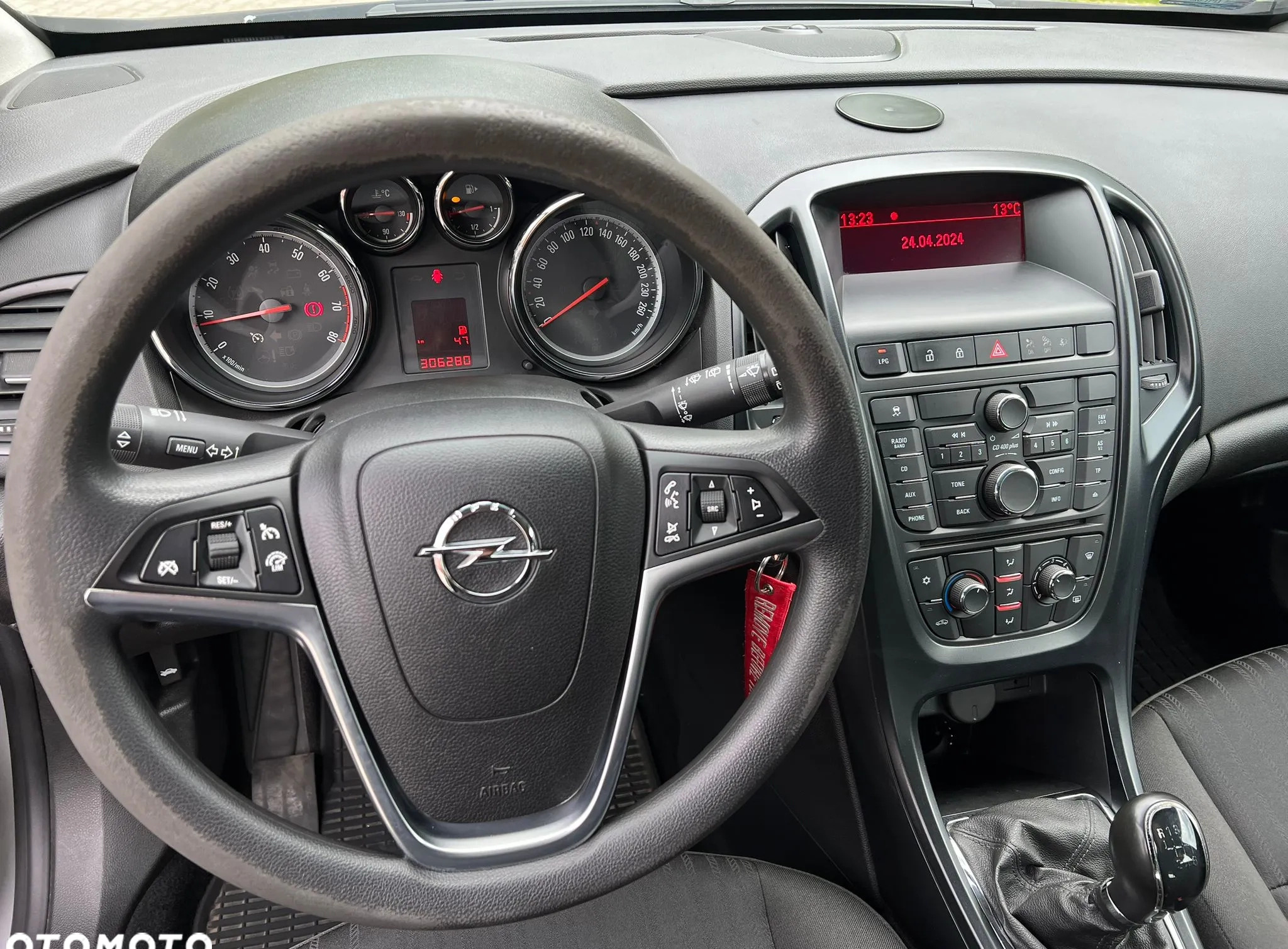 Opel Astra cena 25000 przebieg: 306000, rok produkcji 2014 z Piechowice małe 79